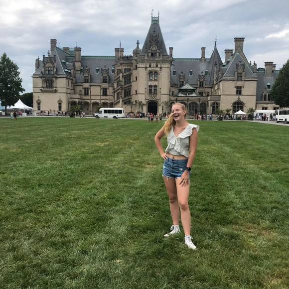 Meet your Posher, Rebecca - Picture 1 of 1